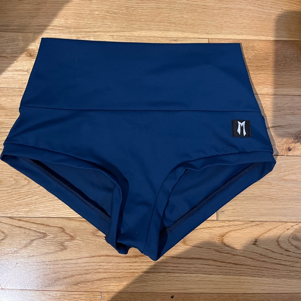 Pole shorts